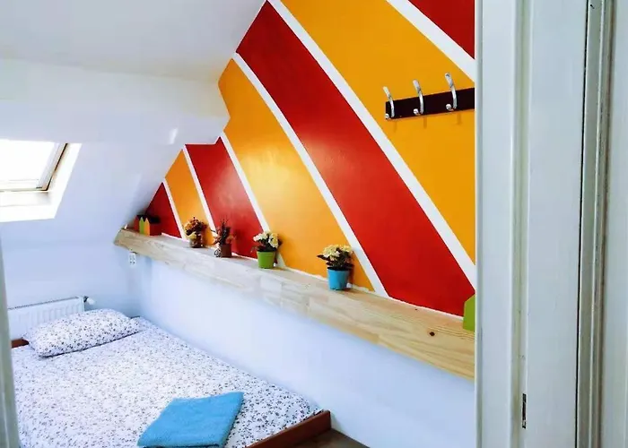 Cozy Rooms With Share The Bathroom And Kitchen