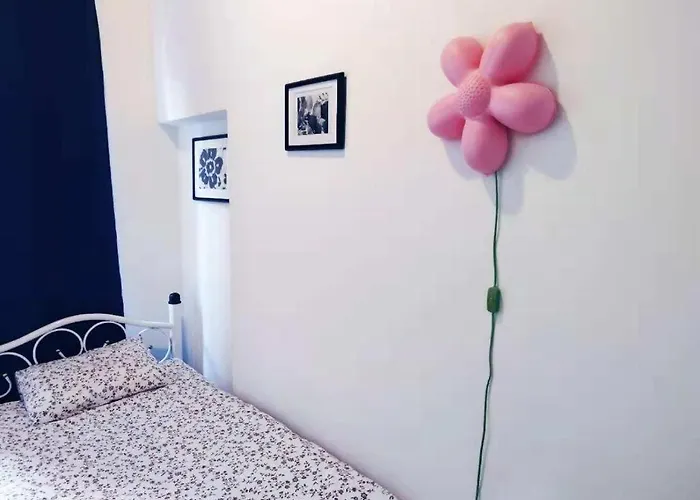 Cozy Rooms With Share The Bathroom And Kitchen