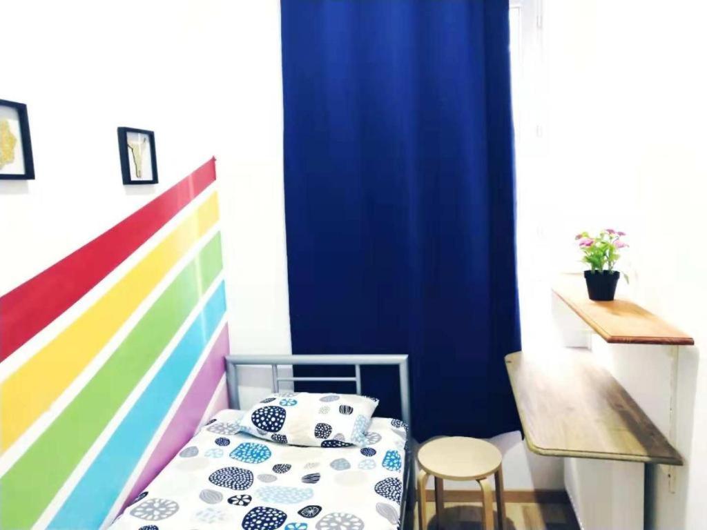 Cozy With Share The Bathroom And Kitchen Habitación en casa particular *