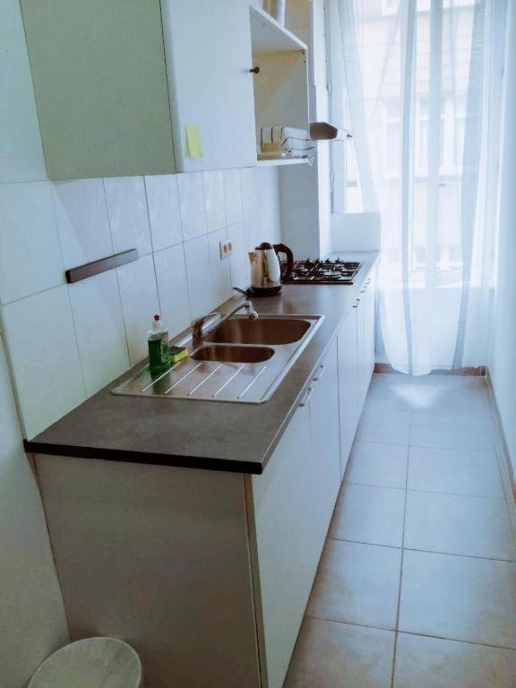 Cozy With Share The Bathroom And Kitchen Habitación en casa particular *