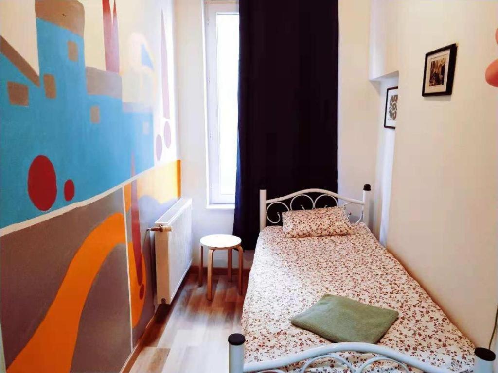 Cozy With Share The Bathroom And Kitchen * Bruselas